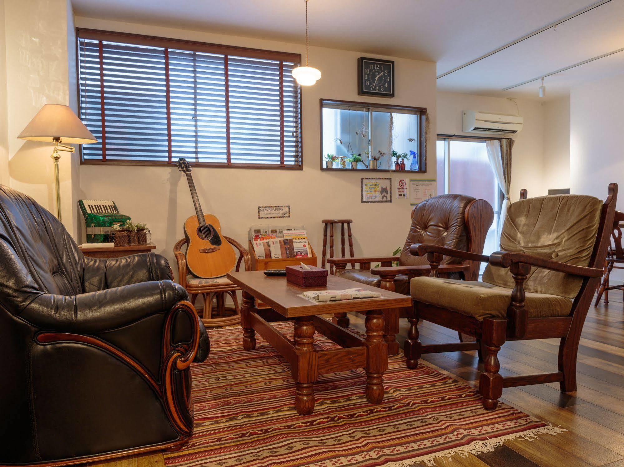 J-Hoppers Hiroshima Guesthouse Ngoại thất bức ảnh