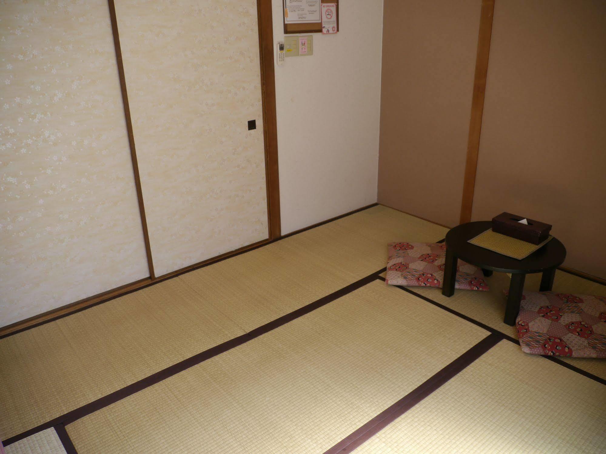 J-Hoppers Hiroshima Guesthouse Ngoại thất bức ảnh